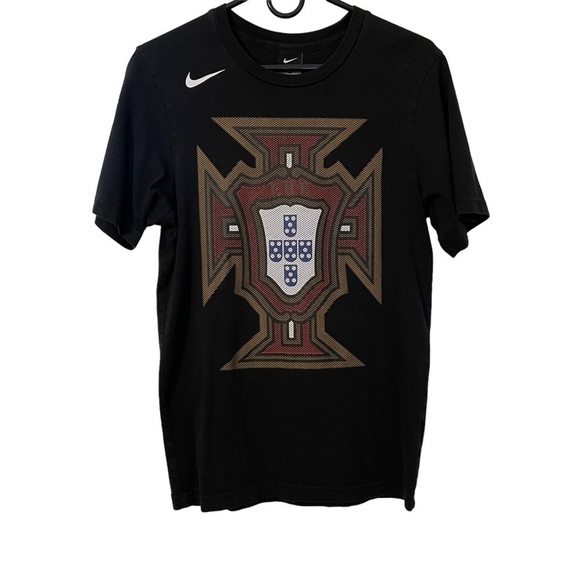 Nike F.P.F. Portuguese Football Federation Black Short Sleeve Crest T-Shirt. Sm - Picture 1 of 7
